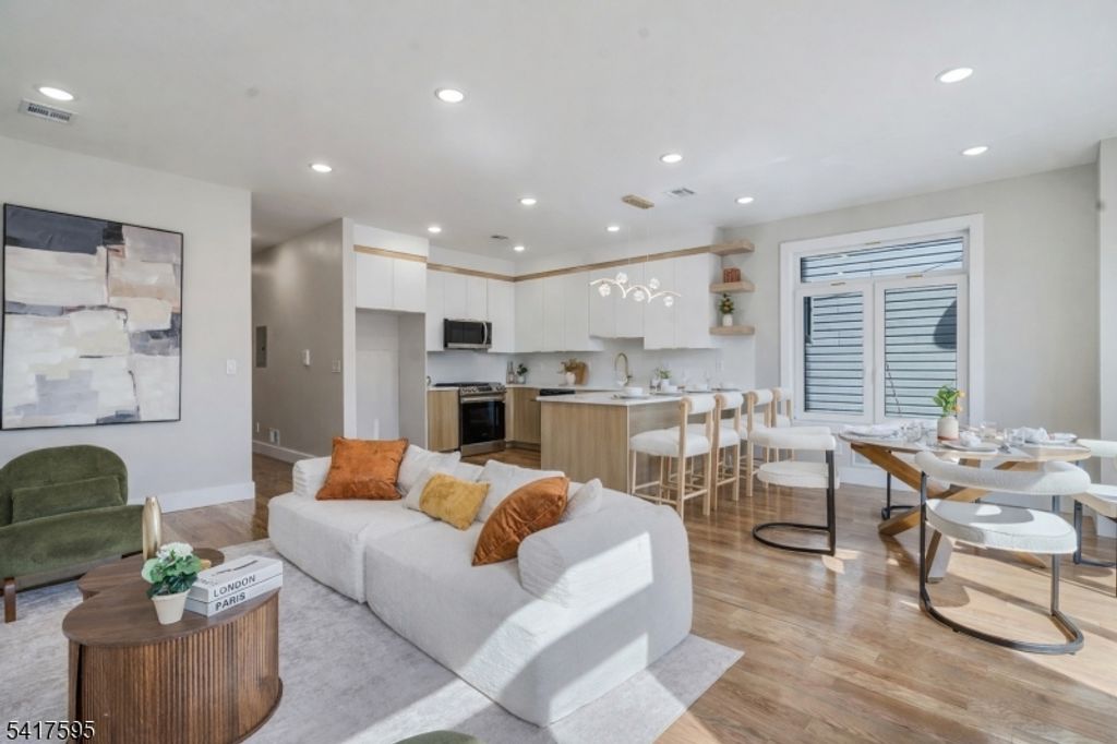 Image 4 of property listing at 31 Grace St, Irvington Twp., NJ 07111