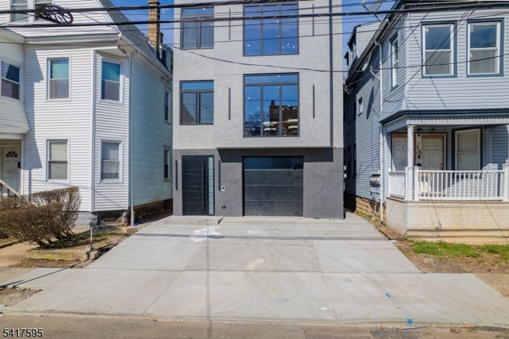 Image 31 of property listing at 31 Grace St, Irvington Twp., NJ 07111