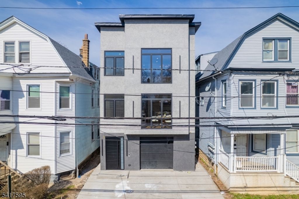 Image 33 of property listing at 31 Grace St, Irvington Twp., NJ 07111