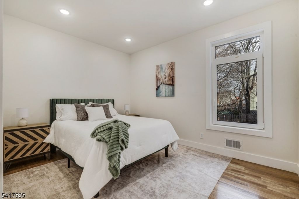 Image 10 of property listing at 31 Grace St, Irvington Twp., NJ 07111