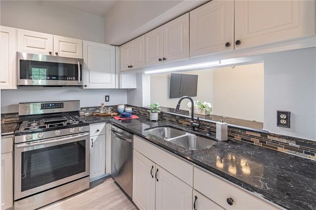 240 Renaissance Parkway NE 204, Atlanta, GA 30308