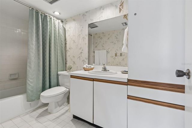 6067 FAIRWAY LANE 1413, Bradenton, FL 34210