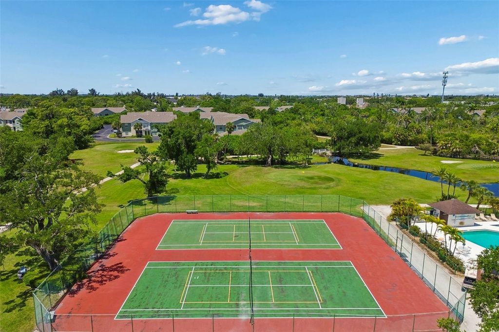 Image 38 of property listing at 6067 FAIRWAY LANE 1413, Bradenton, FL 34210