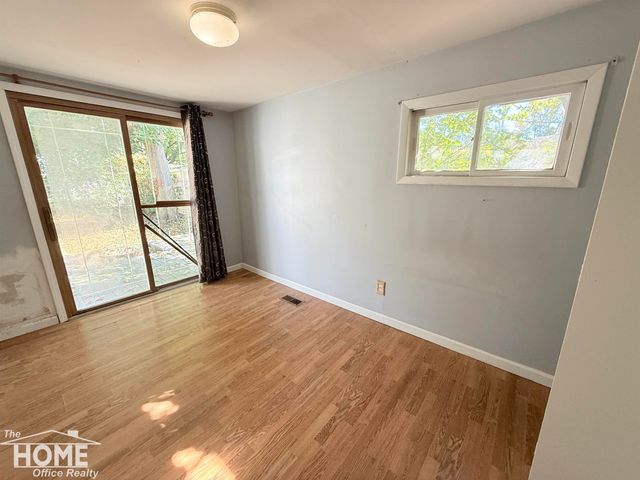 755 Woodlawn Avenue, Owosso, MI 48867