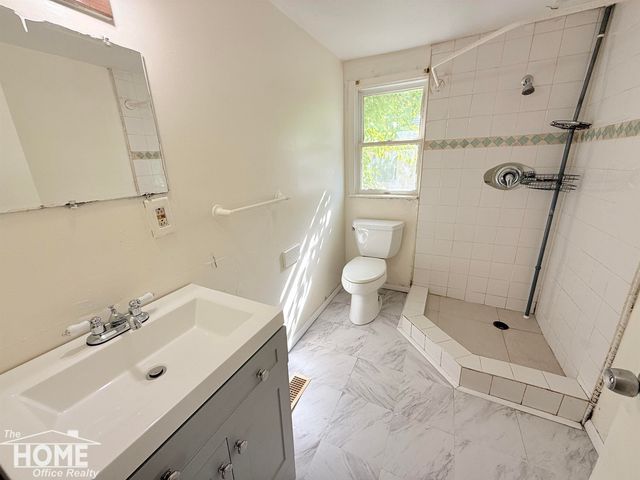 755 Woodlawn Avenue, Owosso, MI 48867