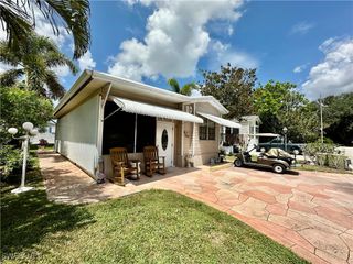 186 Panther Pass CIR 186, Naples, FL 34114