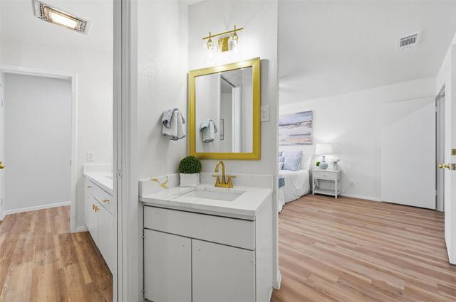 424 Westview Terrace, Arlington, TX 76013