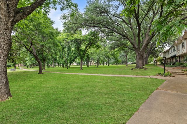 424 Westview Terrace, Arlington, TX 76013