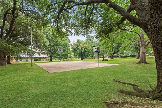 424 Westview Terrace, Arlington, TX 76013