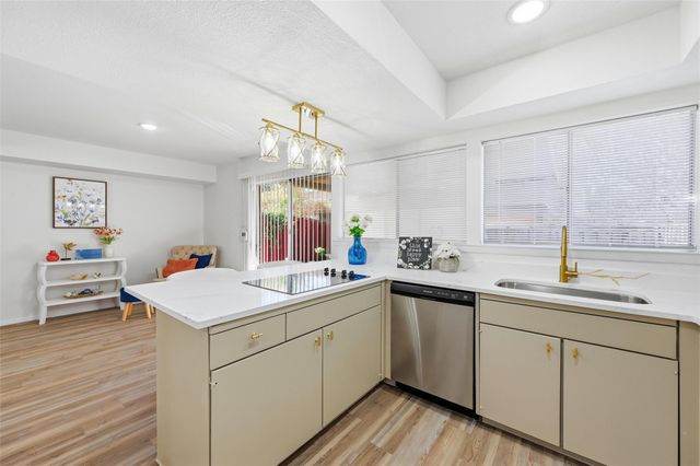 424 Westview Terrace, Arlington, TX 76013