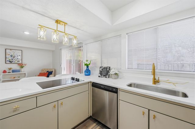 424 Westview Terrace, Arlington, TX 76013