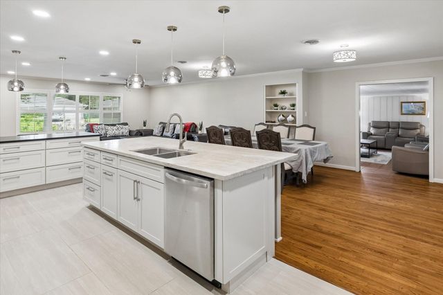 3014 Castlewood Street, Houston, TX 77025