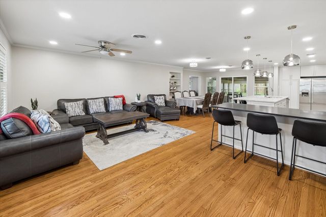 3014 Castlewood Street, Houston, TX 77025