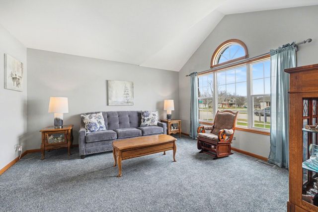 48 Summerhill Drive, Dyer, IN 46311