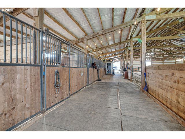 39035 Se PORTER Rd, Estacada, OR 97023