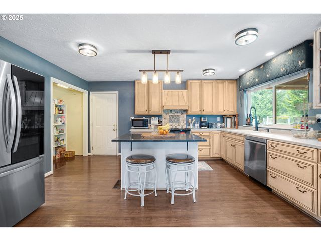 39035 Se PORTER Rd, Estacada, OR 97023