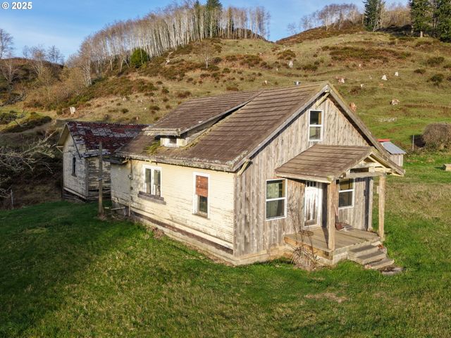 96312 SHUTTERS CREEK Ln, North Bend, OR 97459