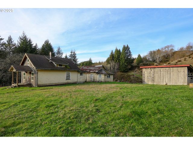 96312 SHUTTERS CREEK Ln, North Bend, OR 97459
