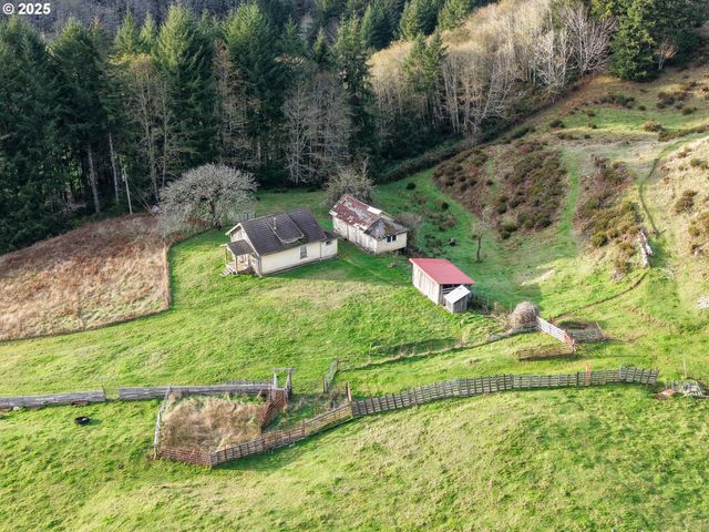 96312 SHUTTERS CREEK Ln, North Bend, OR 97459