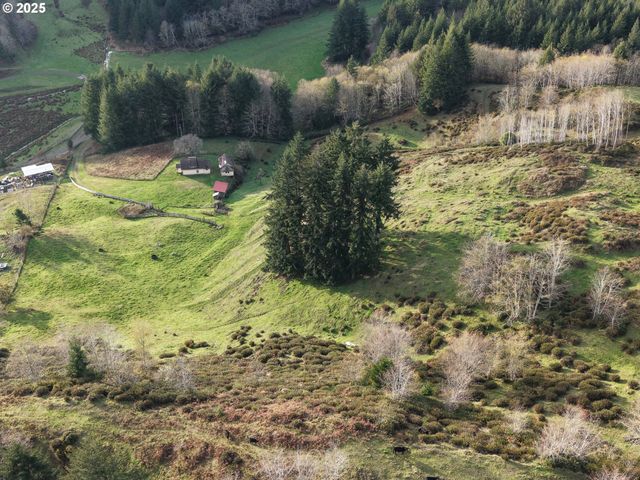 96312 SHUTTERS CREEK Ln, North Bend, OR 97459