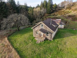 96312 SHUTTERS CREEK Ln, North Bend, OR 97459