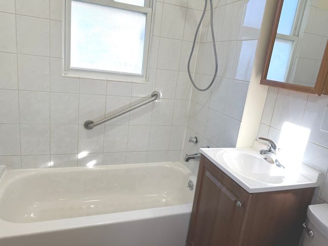 1723 Emerson Street 1, Evanston, IL 60201