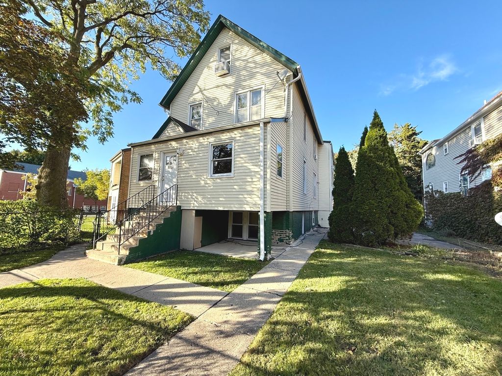 1723 Emerson Street 1, Evanston, IL 60201