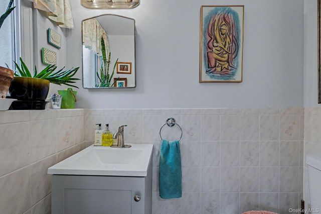 24 Cedar Road, Westbury, NY 11590