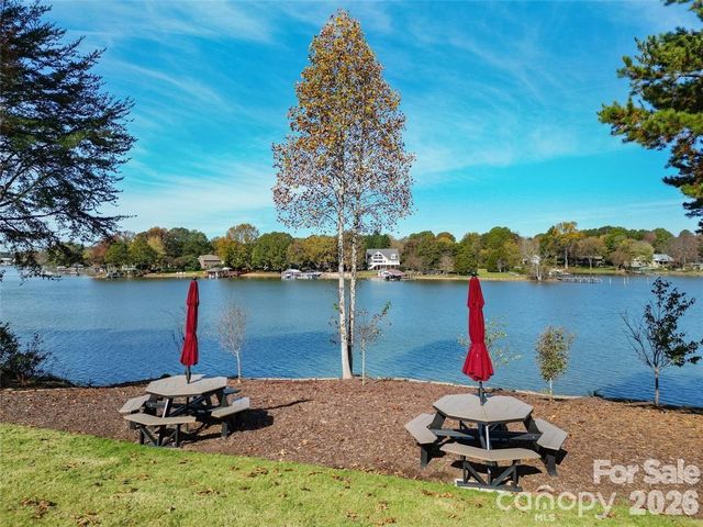 108 Helm Lane, Mooresville, NC 28117