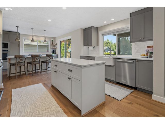 12836 Sw THUNDERHEAD Way, Beaverton, OR 97008