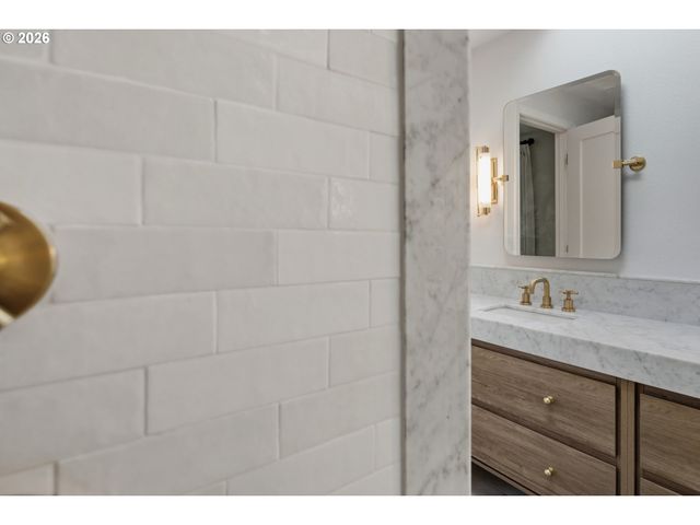12836 Sw THUNDERHEAD Way, Beaverton, OR 97008