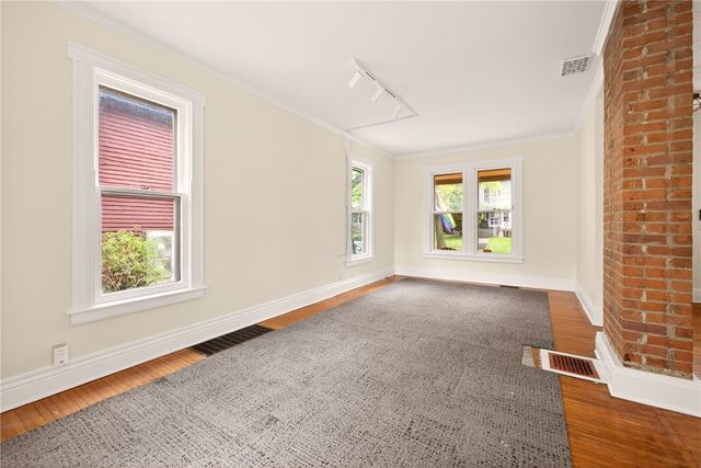 216 Linden St, Rochester, NY 14620