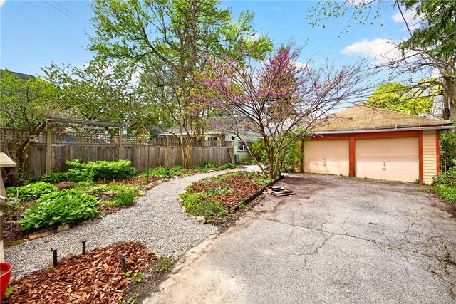 216 Linden St, Rochester, NY 14620