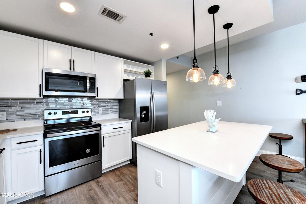 Image 11 of property listing at 9860 S Thomas Drive 209, Panama City Beach, FL 32408