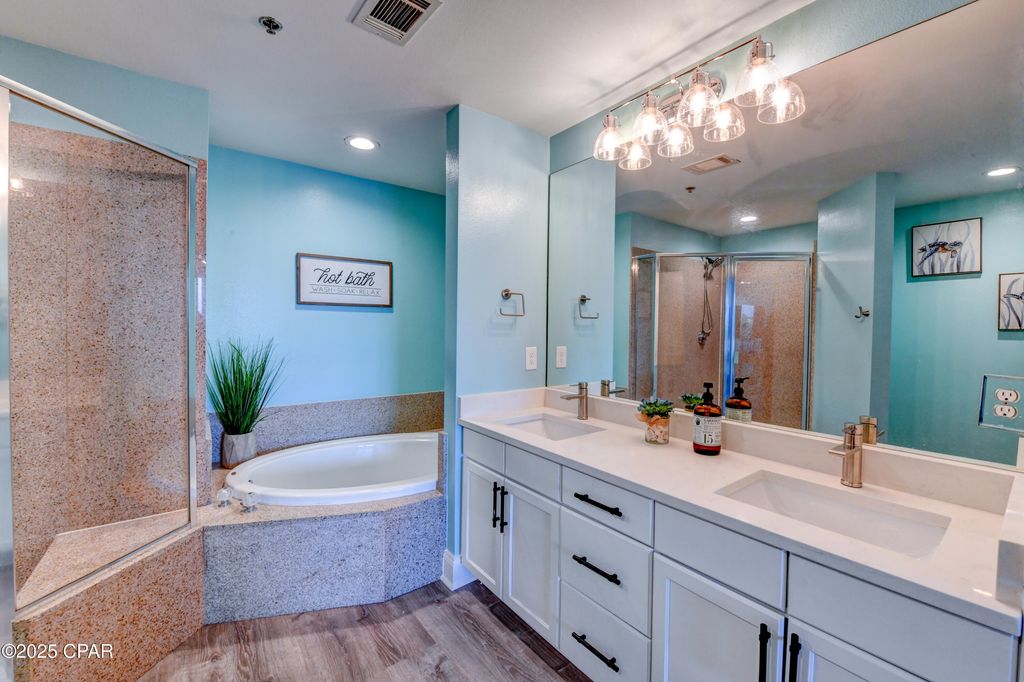 Image 15 of property listing at 9860 S Thomas Drive 209, Panama City Beach, FL 32408