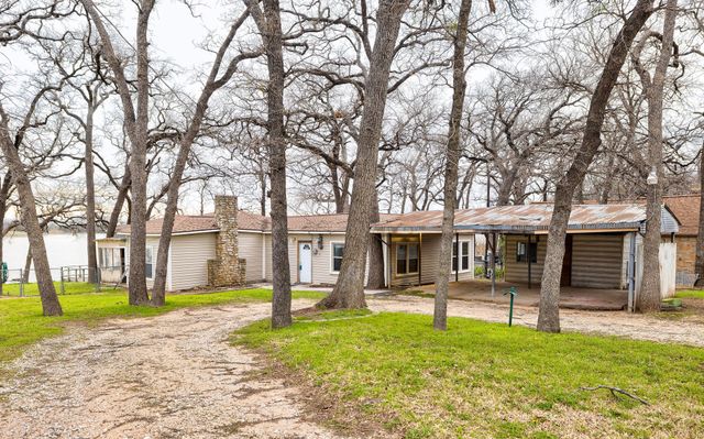 7201 Plover Circle, Fort Worth, TX 76135