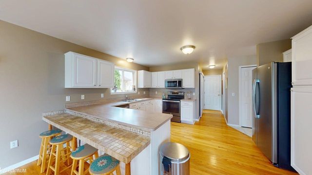 35392 St Clair Drive, New Baltimore, MI 48047