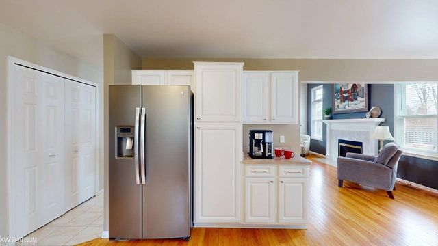 35392 St Clair Drive, New Baltimore, MI 48047