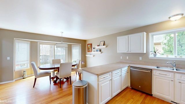 35392 St Clair Drive, New Baltimore, MI 48047