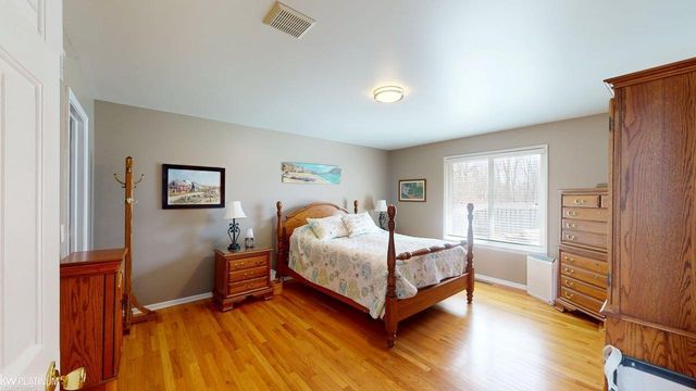 35392 St Clair Drive, New Baltimore, MI 48047