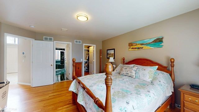 35392 St Clair Drive, New Baltimore, MI 48047