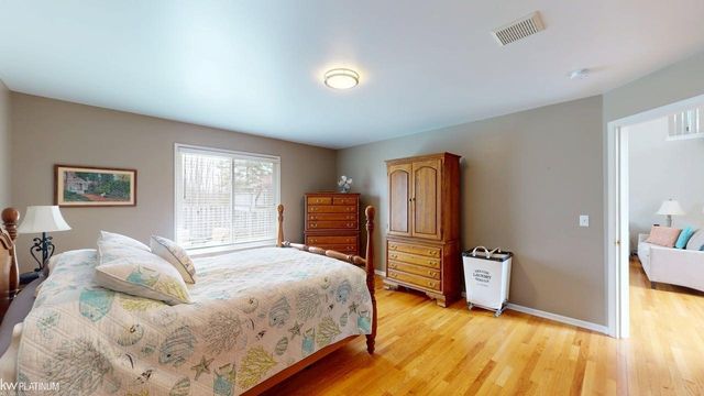 35392 St Clair Drive, New Baltimore, MI 48047