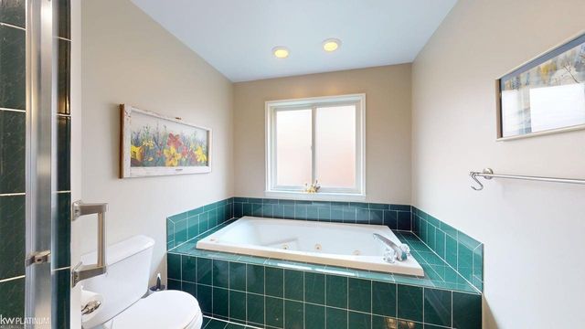 35392 St Clair Drive, New Baltimore, MI 48047