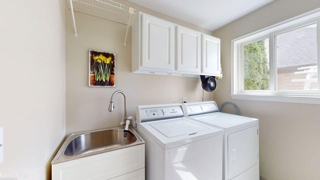 35392 St Clair Drive, New Baltimore, MI 48047