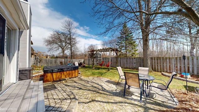 35392 St Clair Drive, New Baltimore, MI 48047