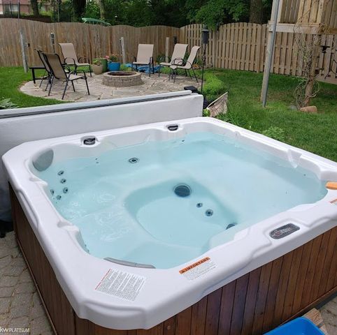 35392 St Clair Drive, New Baltimore, MI 48047