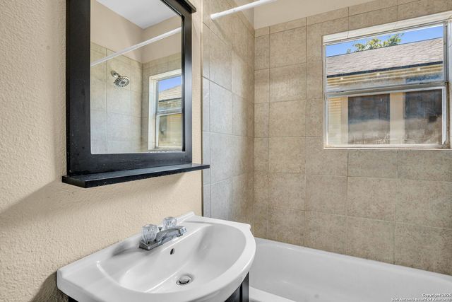 1617 michigan, San Antonio, TX 78201