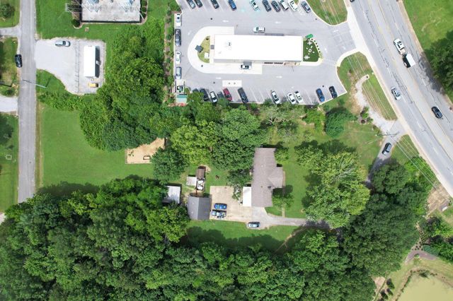 6024 Hixson Pike, Hixson, TN 37343