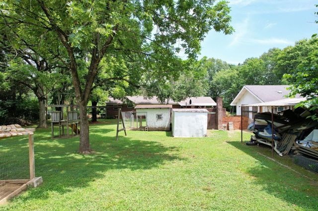 6024 Hixson Pike, Hixson, TN 37343