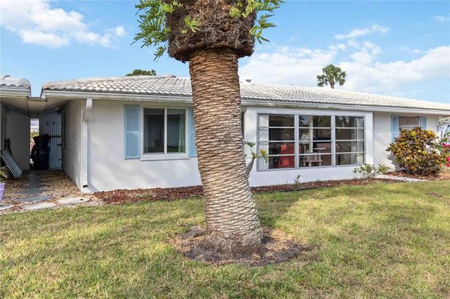 577 CIRCLEWOOD DRIVE X7, Venice, FL 34293